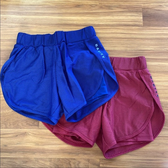 ❗️SOLD❗️Oakley athletic shorts bundle - Picture 3 of 9